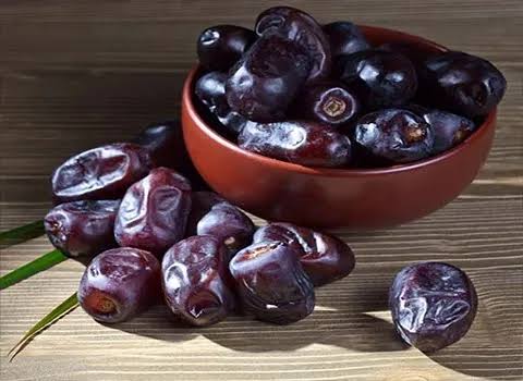 فروش خرمای مضافتی عنبرآباد + خرید بی‌ واسطه